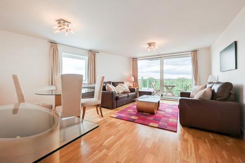 2 bedroom apartment to rent, Holland Gardens, Brentford