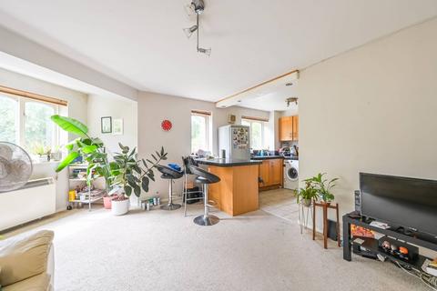 2 bedroom flat to rent, Telegraph Place, Isle Of Dogs, London, E14