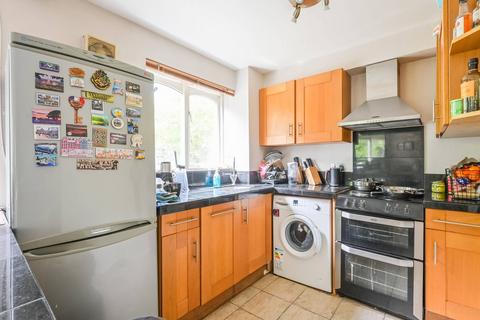 2 bedroom flat to rent, Telegraph Place, Isle Of Dogs, London, E14