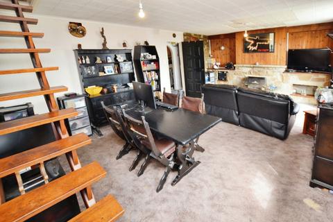 31 Elmstead Close, Corringham, Stanford-le-hope, SS17 9EL
