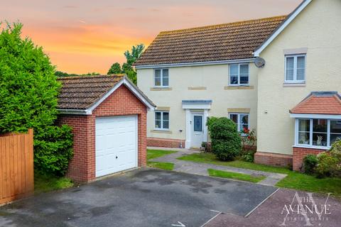 3 bedroom semi-detached house for sale, The Sheltons, Frinton-on-sea, Essex, CO13