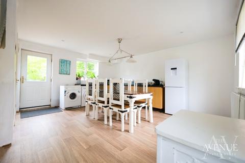 3 bedroom semi-detached house for sale, The Sheltons, Frinton-on-sea, Essex, CO13