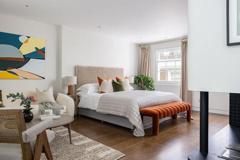 4 bedroom mews to rent, Denbigh Close, Notting Hill, London