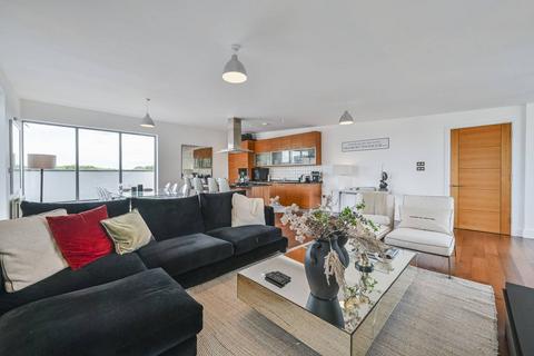 3 bedroom flat for sale, Chillingworth Street, Islington, London, N7