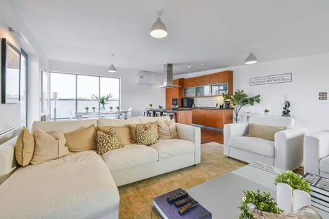 3 bedroom flat for sale, Chillingworth Road, Islington, London, N7