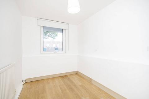 2 bedroom flat for sale, Lapford Close, Maida Hill, London, W9