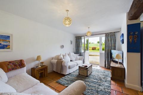 3 bedroom end of terrace house for sale, Swarbourn Court, Newborough