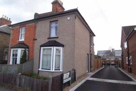 1 bedroom in a house share to rent, Epsom, Surrey KT18