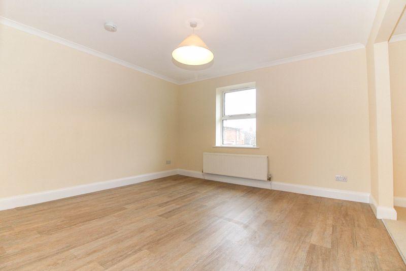 High Street, Rusthall, Tunbridge Wells 3 bed apartment to rent £1,250