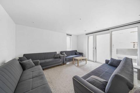 3 bedroom flat for sale, Moorhen Drive, Hendon, London, NW9