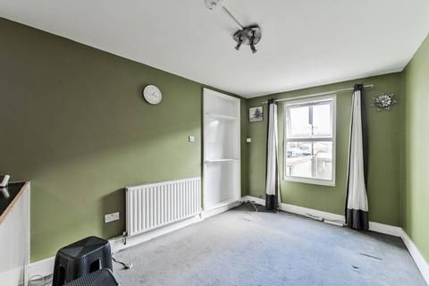 2 bedroom terraced house to rent, Elmsdale Road, E17, Walthamstow, London, E17