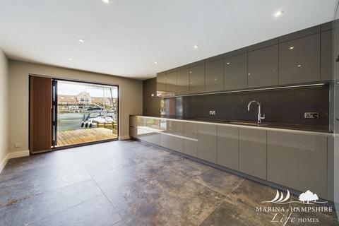 3 bedroom terraced house for sale, Carbis Close, Portsmouth PO6