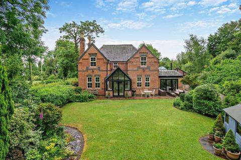 4 bedroom country house for sale, Mickle Trafford, Nr. Chester