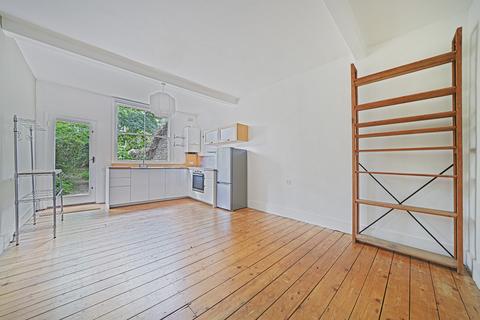 1 bedroom apartment to rent, Amhurst Road, London