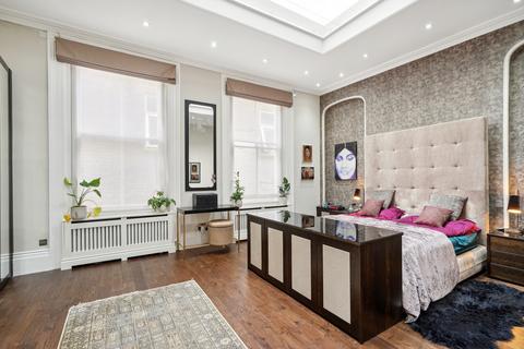 4 bedroom flat for sale, Courtfield Gardens, London