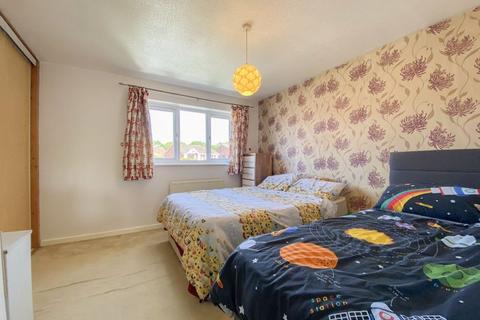 2 bedroom semi-detached house for sale, Crocus Crescent, Wolverhampton