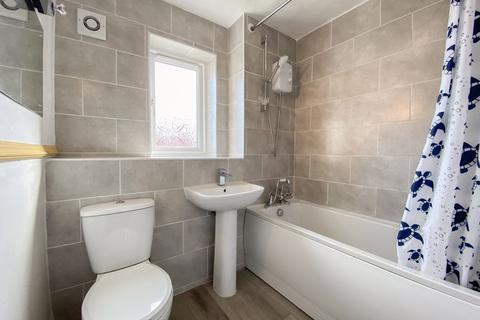 5 Crocus Crescent, Pendeford, Wolverhampton, WV9 5RQ