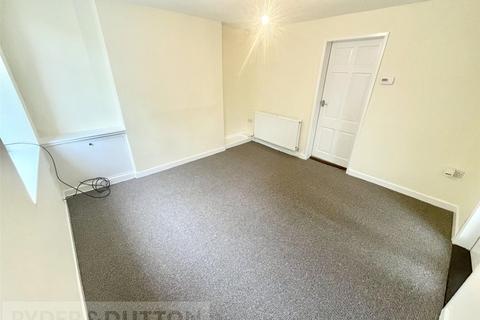 2 bedroom end of terrace house to rent, Stockport Road, Mossley, Ashton-under-Lyne, Greater Manchester, OL5