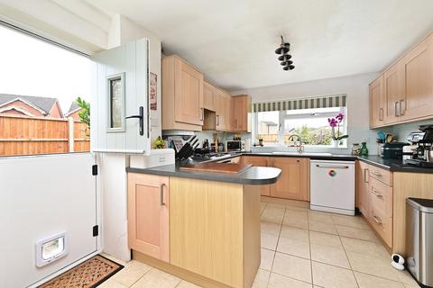 4 bedroom detached house for sale, Woodbridge Road, Camberley GU17