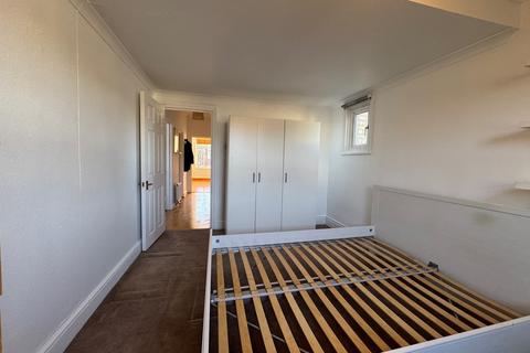 undefined, Brownlow Road, Bounds Green N11