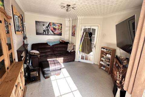 4 bedroom terraced house for sale, Kingstanding Road, Kingstanding, Birmingham, B44 9TD