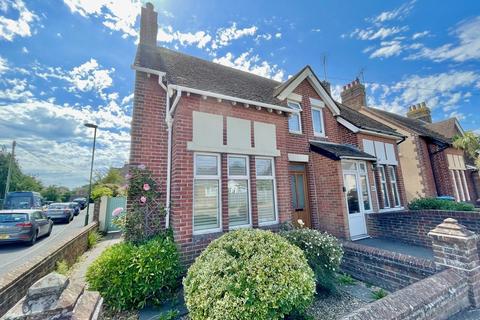 2 bedroom semi-detached house for sale, Worthing Road, Rustington