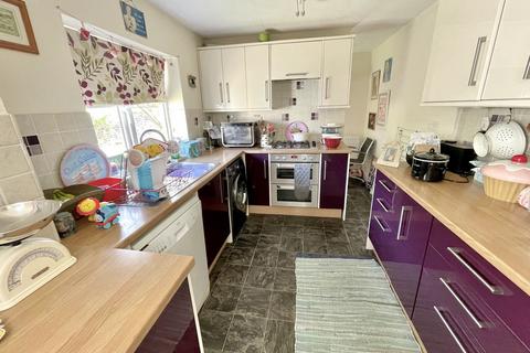 2 bedroom semi-detached house for sale, Worthing Road, Rustington