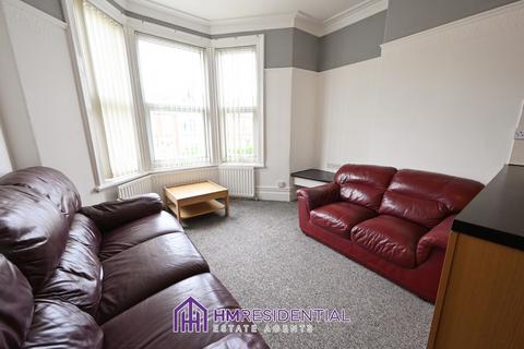 2 bedroom apartment to rent, 42 Wingrove Road, Fenham NE4