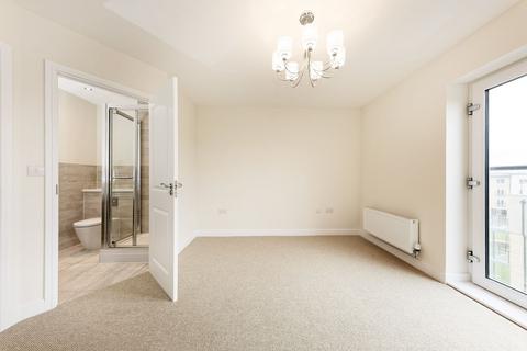 2 bedroom apartment to rent, Fleming Place, The Quarters, Bracknell, RG12