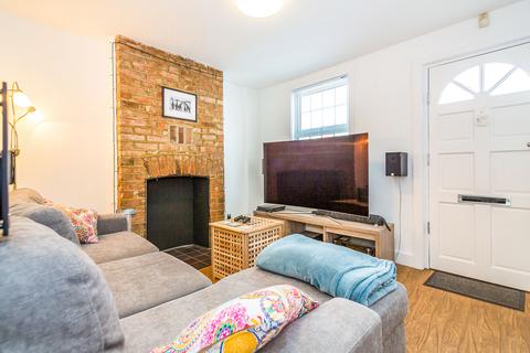 2 bedroom terraced house to rent, St. John's Hill, Reading