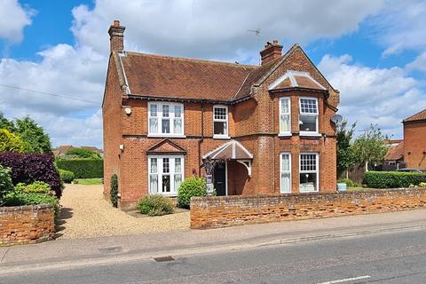 5 bedroom detached house for sale, Norwich Road, North Walsham