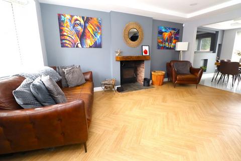 4 Cedar Close, Swinton, Mexborough, S64 8GB