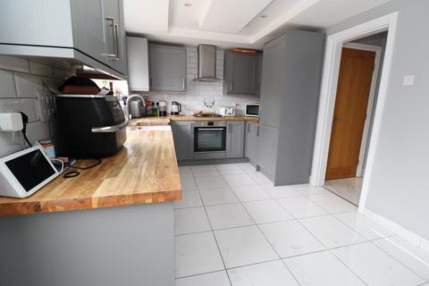 4 Cedar Close, Swinton, Mexborough, S64 8GB