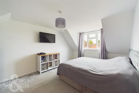 4 bedroom chalet for sale, Dereham Road, Hingham, Norwich