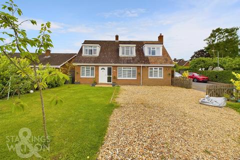 4 bedroom chalet for sale, Dereham Road, Hingham, Norwich