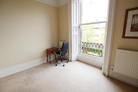 2 bedroom apartment to rent, Kingsborough Gardens, Hyndland G12