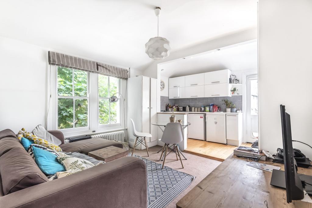 Aristotle Road London SW4 3 bed apartment to rent £3,300 pcm (£762 pw)