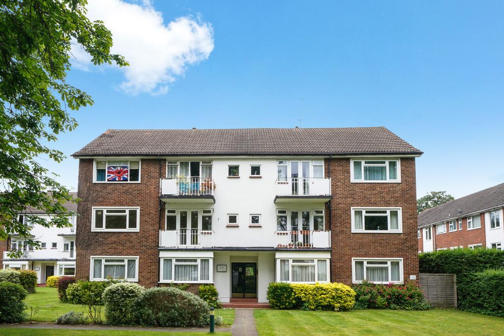 4 Hollingsworth Court, Lovelace Gardens   qsu06ff E