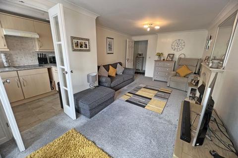 2 bedroom retirement property for sale, Kings Loade, Bridgnorth WV16