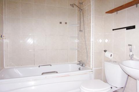 1 bedroom apartment for sale, Boston Court, Selhurst Road, SE25 6YA