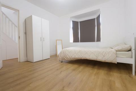 Property to rent, Dover Road, Edmonton N9