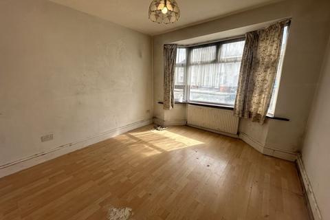 3 bedroom terraced house for sale, Cornwall Avenue, Southall