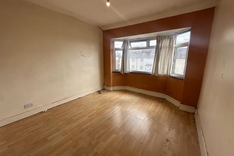 12 Cornwall Avenue, Southall, UB1 2TA