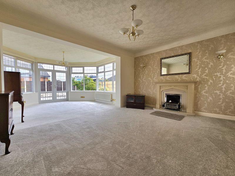Lounge & Garden Room