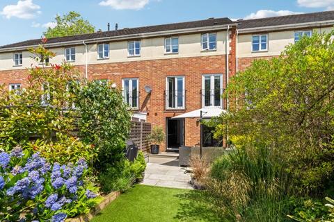 28 Vanguard Close, High Wycombe, HP12 3FP