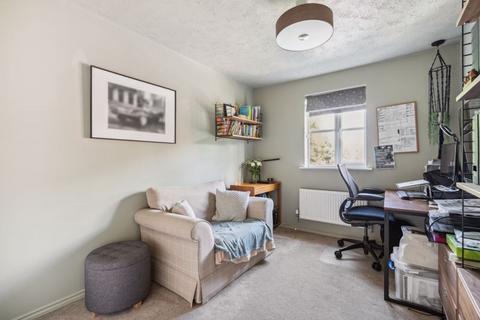 28 Vanguard Close, High Wycombe, HP12 3FP