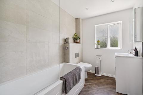 28 Vanguard Close, High Wycombe, HP12 3FP