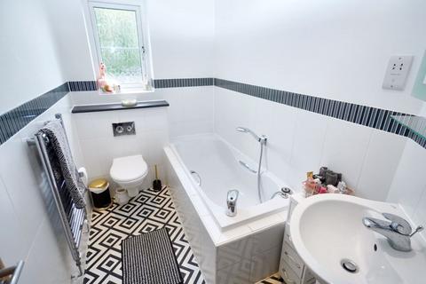 8 Apple Tree Close, High Wycombe, HP13 7PE