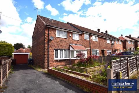 3 bedroom end of terrace house for sale, Woodward Road, Manchester M25