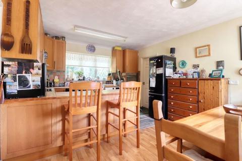 2 bedroom detached bungalow for sale, Brumby Wood Lane, Scunthorpe
